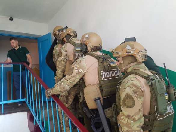 ШОК: На Украине задержан «атошник», снимавший порно с 8-месячной дочерью (ФОТО) | Русская весна