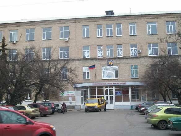 В Кировском и Амвросиевке ДНР продолжаются работы по замене окон (ФОТО) | Русская весна