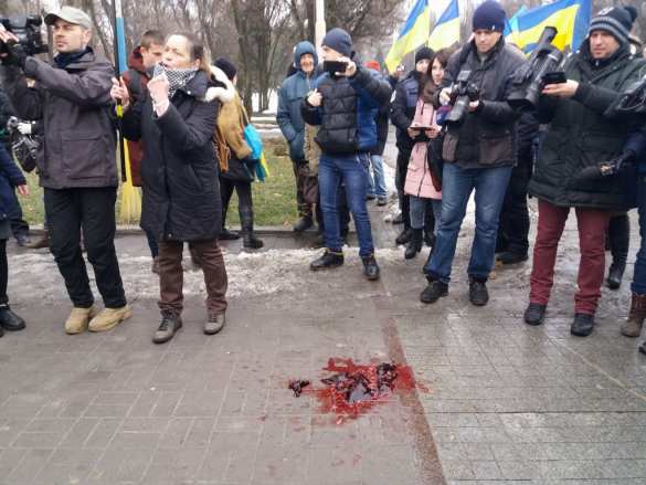 В Запорожье «патриоты» набросились на собравшихся в честь 75-й годовщины Сталинградской битвы (ФОТО, ВИДЕО) | Русская весна