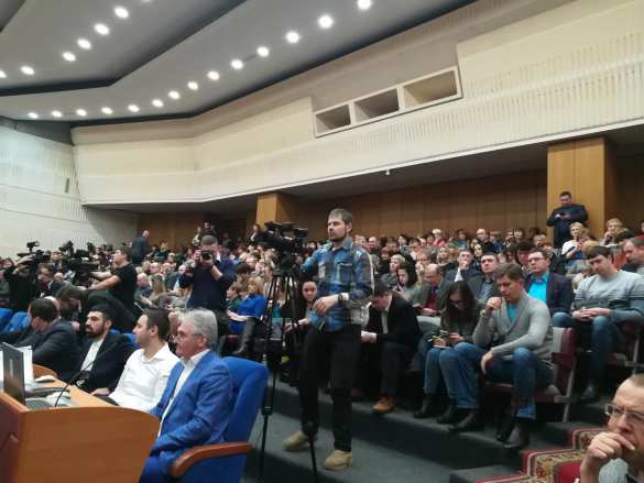 В Запорожье «атошники» пошли на штурм облсовета (ФОТО, ВИДЕО 18+) | Русская весна