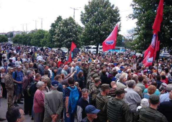 ВАЖНО: В Харькове и Запорожье начались столкновения между неонацистами и участниками «Бессмертного полка» (ФОТО, ВИДЕО) | Русская весна