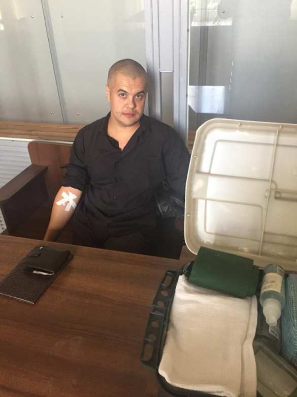 Типичная Украина: Неонацисты в зале суда избили адвокатов журналиста, обвиняемого в госизмене (ФОТО, ВИДЕО) | Русская весна