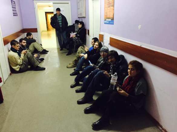 Неонацистка Заверуха в больнице угрожает перерезать горло, если ее повезут в СИЗО (ФОТО) | Русская весна