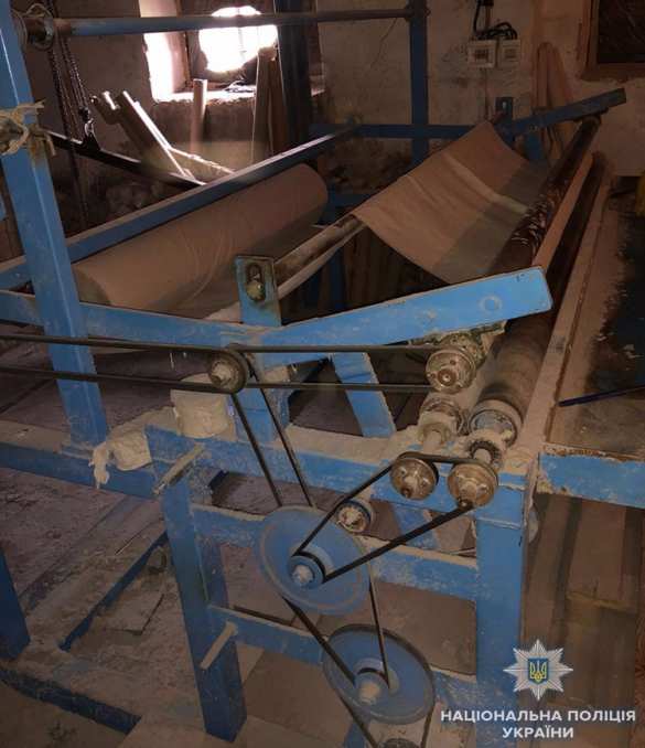 Это Украина: Под Львовом подделывали туалетную бумагу (ФОТО) | Русская весна