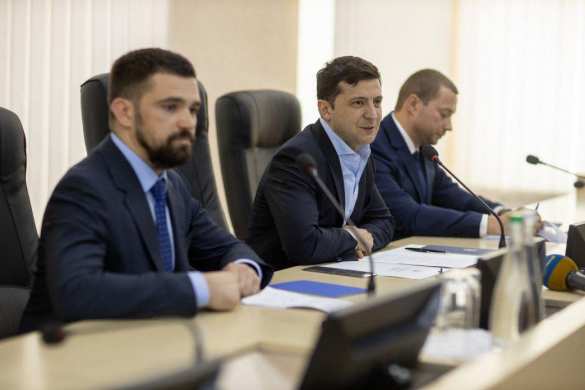 Зеленский лично привёз на Донбасс нового гауляйтера из местных (ФОТО, ВИДЕО) | Русская весна