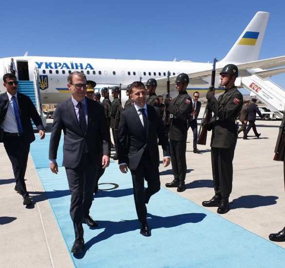 Зеленский прилетел в Турцию (+ФОТО, ВИДЕО) | Русская весна
