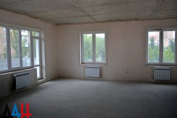 Глава ДНР вручил отличившимся военнослужащим и сотрудникам силовых структур ключи от новых квартир (ФОТО) | Русская весна