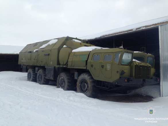 200 единиц украденной военной техники ВСУ, подготовленной к продаже, изъято под Житомиром (ФОТО) | Русская весна