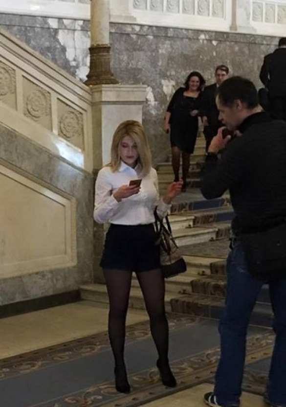 «Сейчас в этом борделе все можно», — украинская журналистка пришла в Раду в слишком коротких шортах (ФОТО)  | Русская весна