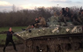 Украинские военные передвигаются по деревне в районе Славянска под прикрытием вертолетов, жители пытаются помешать (видео) | Русская весна