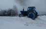 Это Украина: пьяный чистил снег краденым трактором (ФОТО)  | Русская весна