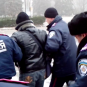 Одесские милиционеры патологически боятся георгиевской ленты (видео)