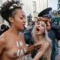 Скандалистки из Femen разделись перед Верховной Радой (ФОТО)