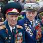 День Победы в Луганске: Т-34, ветераны и русские марши (видео)