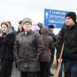 Полторы тысячи протестующих собрались на линии соприкосновения в ЛНР (ФОТО)
