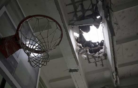 Amnesty International требует расследовать гибель детей при обстреле школы в Донецке | Русская весна