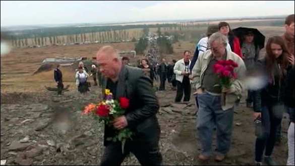 День освобождения Донбасса. Жители Новороссии несут цветы на Саур-Могилу (фото, видео) | Русская весна