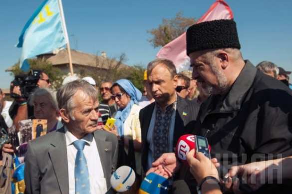 Организаторы блокады пропускают фуры из Украины в Крым за $1000 | Русская весна