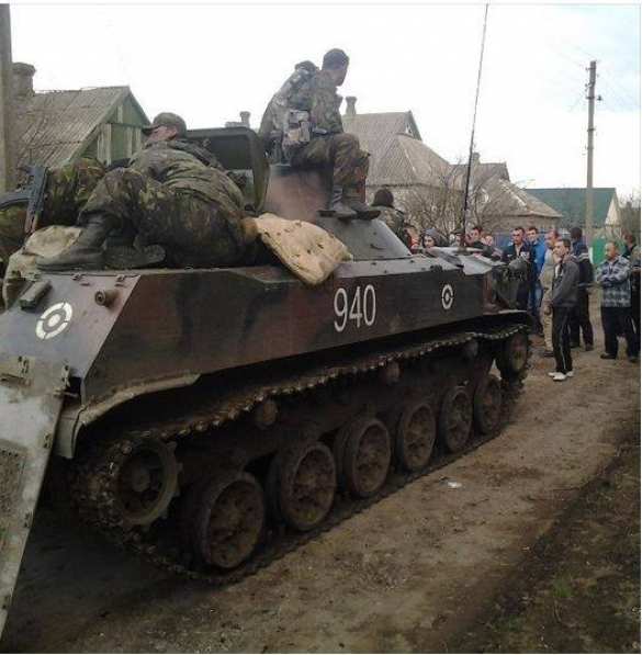 Видео-подробности эпической «битвы» при Васильевке: БМД, авиация и наемники против жителей | Русская весна