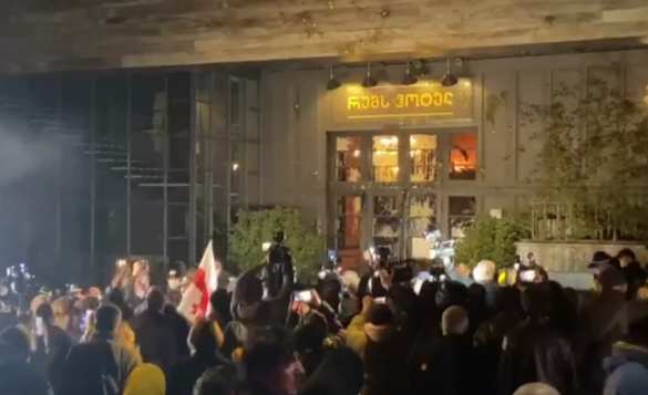 В Кремле отреагировали на инцидент с Познером в Грузии | Русская весна