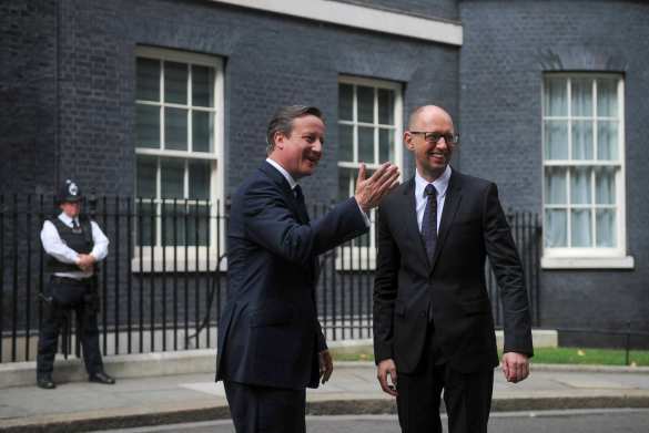 Яценюк придумал оправдание реформам, которые сделают большинство украинцев нищими, апеллируя к опыту постиндустриальной экономики Великобритании | Русская весна