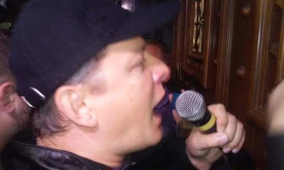 Ляшко с друзьями заблокировал здание Генпрокуратуры (ФОТО с места событий) | Русская весна