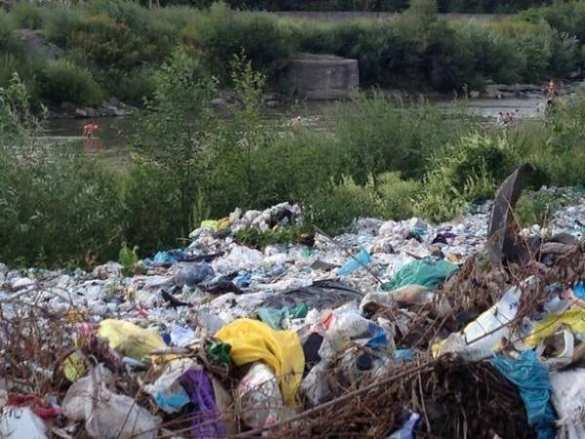 «Центр Европы» в украинских Карпатах превратили в помойку (ФОТОФАКТ) | Русская весна
