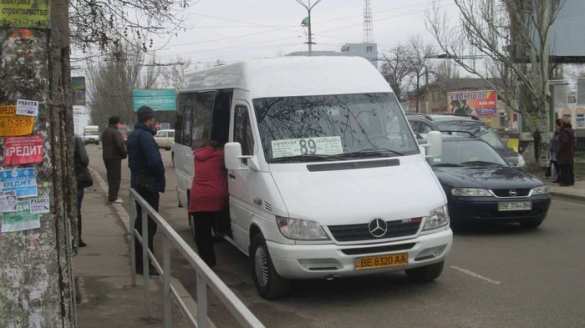 В Николаеве не вышли на работу маршрутные такси | Русская весна