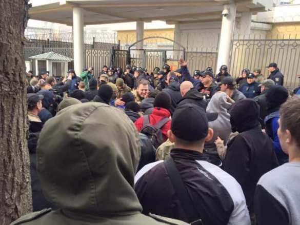 К нападению на Консульство России в Одессе: стоило бы в ответ съедать украинского посла? — Олег Царев | Русская весна