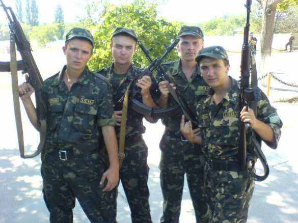 Многие солдаты АТО не имеют ни моральных ни физически сил — матери и жены военных пикетируют АП с требованием ротации Многие солдаты «АТО» уже не имеют ни моральных ни физически сил — матери и жены военных пикетируют АП с требованием ротации | Русская весна