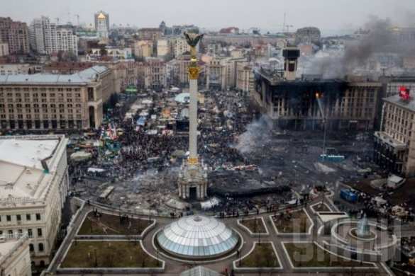 Шоу продолжается! — в эти минуты на Майдане проходит так называемая Ночь Памяти (прямая видеотрансляция) | Русская весна