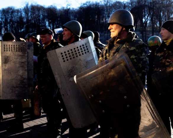 Провокация в Артемовске: неизвестные вооруженные люди штурмовали воинскую часть | Русская весна