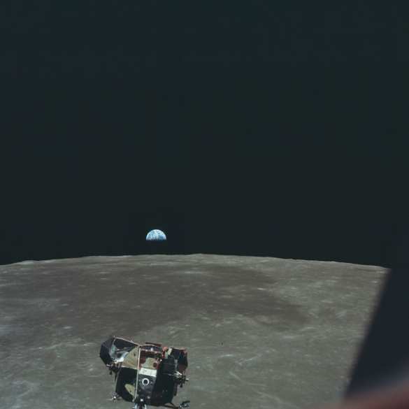 NASA опубликовала большой архив фотографий с Луны | Русская весна