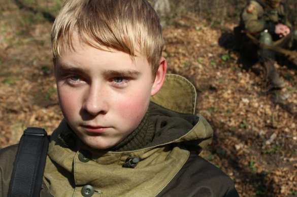 Школьники защищают Новороссию от украинских фашистов с оружием в руках (фото/видео) | Русская весна