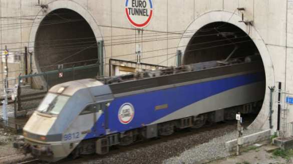 2000 нелегалов штурмовали туннель под Ла-Маншем | Русская весна