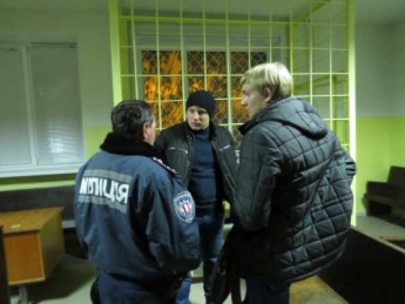 В Мелитополе активиста «Правого сектора» приговорили к 10 годам за наркоторговлю В Мелитополе активиста «Правого сектора» приговорили к 10 годам за наркоторговлю (видео) | Русская весна