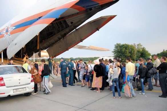 МЧС: Беженцев из Ростовской области вывозят самолетами | Русская весна