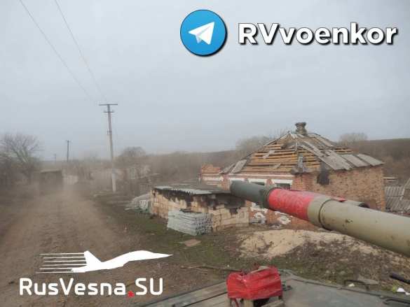 Сотни вражеских снарядов и десятки уничтоженных нацистов: 9 мая на Донбассе | Русская весна