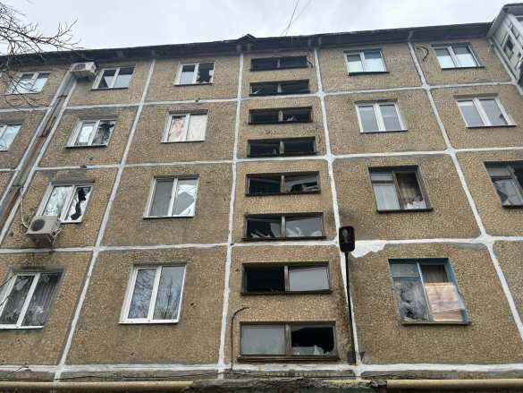 Украинская ПВО продолжает уничтожать жилые дома | Русская весна