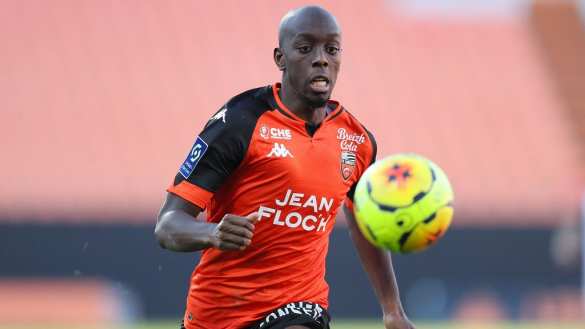 Французского футболиста облила кислотой женщина, пытавшаяся украсть его ребёнка | Русская весна