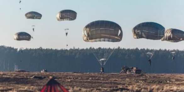 Пентагон перебросит в Европу элитные воздушно-десантные части | Русская весна