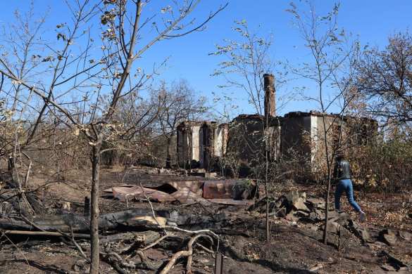 Активисты проекта «Волонтёр» привезли помощь погорельцам Краснодонского района ЛНР | Русская весна