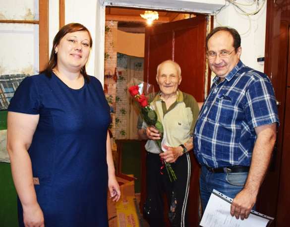 Мы помним! Мы гордимся! Работники Старобешевской ТЭС поздравили ветеранов ВОВ (ФОТО) | Русская весна