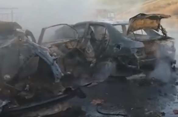 На Украине продолжают массово жечь транспорт ВСУ: ночью конец пришёл четырём автомобилям (ФОТО, ВИДЕО) | Русская весна