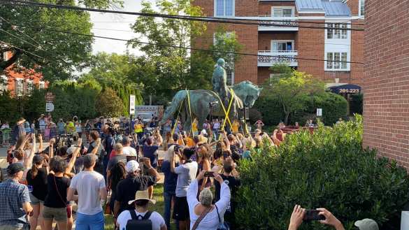 «По примеру Украины» — в США продолжается безумная война с памятниками | Русская весна