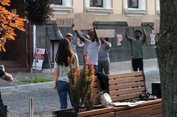 Украинский депутат хочет депортировать африканцев, протестующих против расизма (ФОТО) | Русская весна