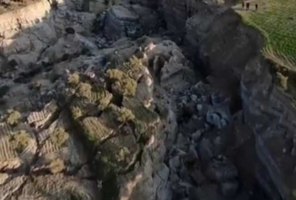 Турция: десятки тысяч погибших, провинцию Хатай пересёк гигантский разлом (ВИДЕО) | Русская весна