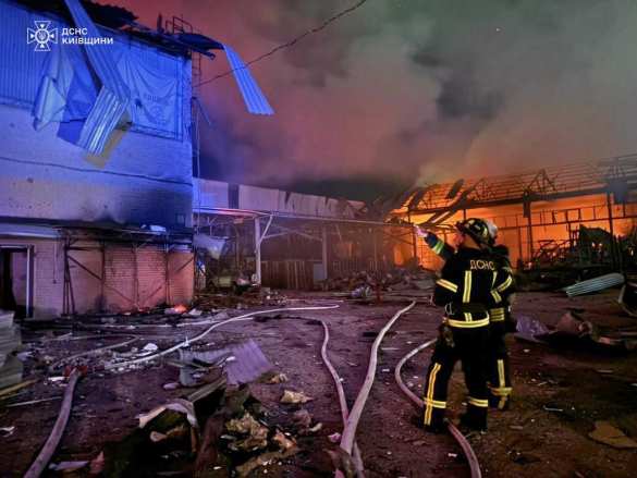 Дроны Армии России отработали по Сумам: в промзоне сильный пожар (ФОТО, ВИДЕО) | Русская весна