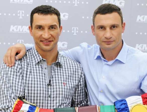 Кличко записался в бригаду обороны Киева (ФОТО) | Русская весна