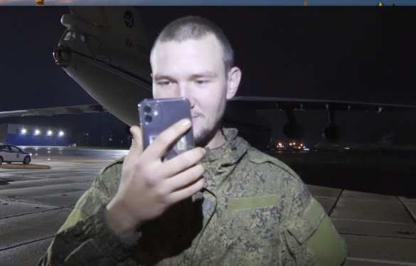 Трогательные кадры: российские военные звонят домой после освобождения из украинского плена (ВИДЕО) | Русская весна